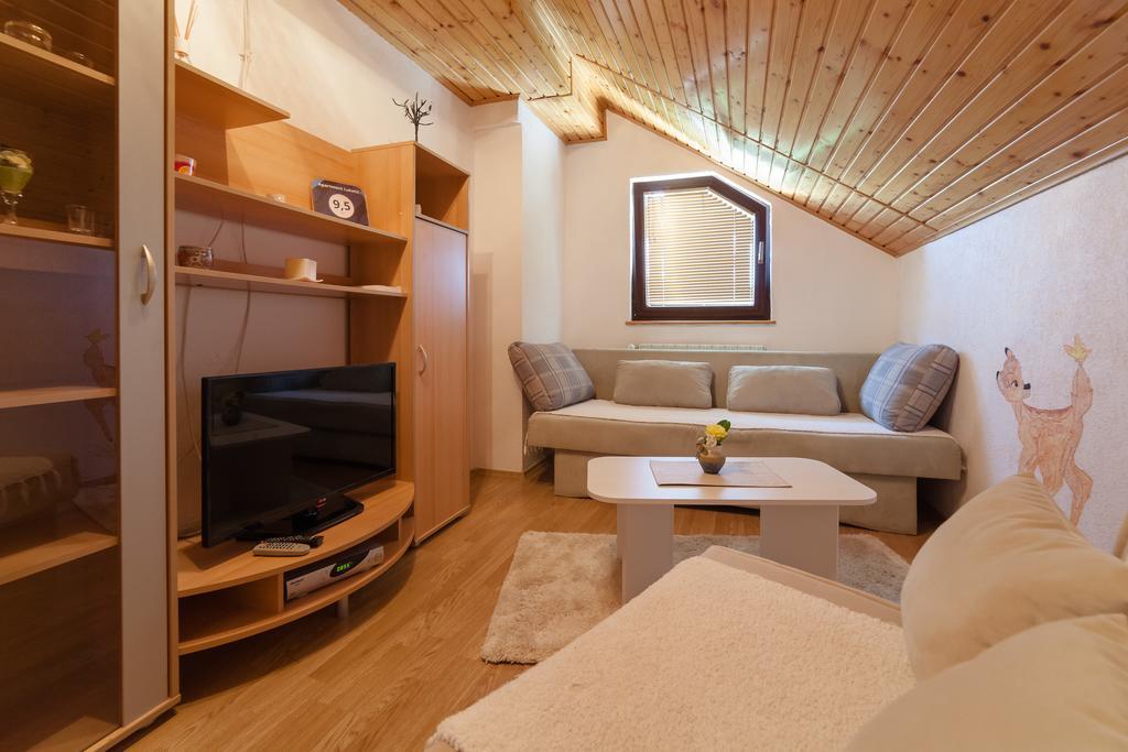 Apartment Luketic Слуни Экстерьер фото